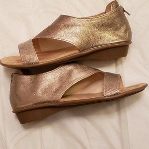 Sesto Meucci Everly Gold Sandals